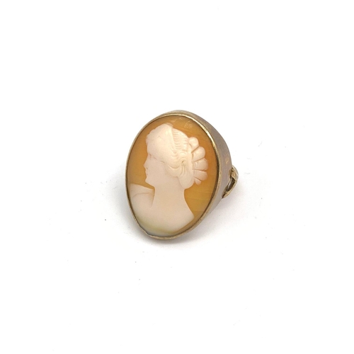 295 - Victorian 9ct Gold Cameo Ring 6.4g Size O