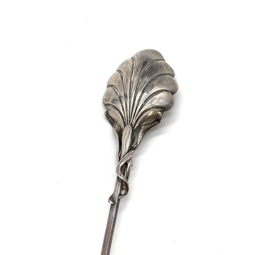 341 - An Antique Silver Spoon with Shell Shape bowl, Ornate Bird Handle 19.7g, 16cm Length