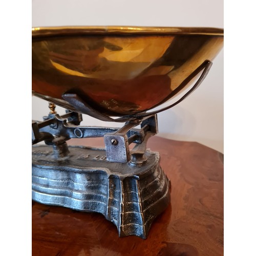 188 - Set of traditional scales with brass bowls.
W30 H18