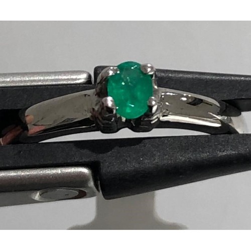 481 - Platinum ring with emerald oval cut 0.19cts; 4.7g; size M;