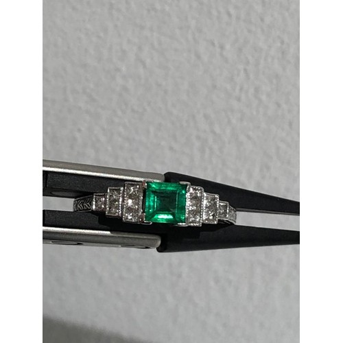 525 - 18k white gold ring with diamonds around 0.18cts and top quality emerald around 0.35cts; 2.58g; size... 