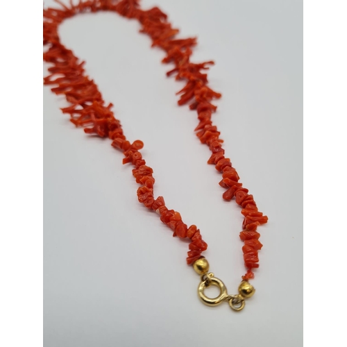 360 - Vintage coral necklace set in yellow metal clasp, weight 27.84g and 46cm long, coral drop at 3cm lon... 