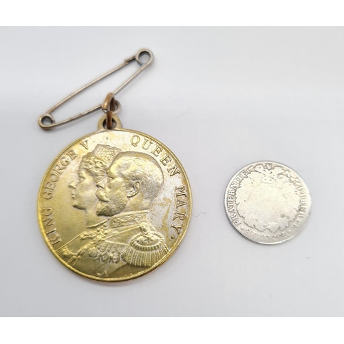 487 - George V and Queen Mary Medal Commemorating the daily dispatch club birthday 1933, plus a well work ... 