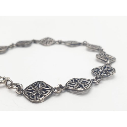 318 - Vintage silver bracelet, weight 8.84g and 18cm long approx.