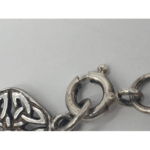 318 - Vintage silver bracelet, weight 8.84g and 18cm long approx.