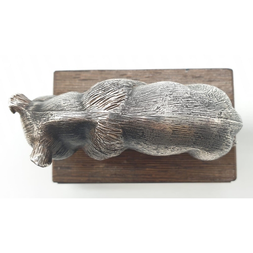 485 - a White Metal Bear Paperweight / ornament 8 x 5 cms