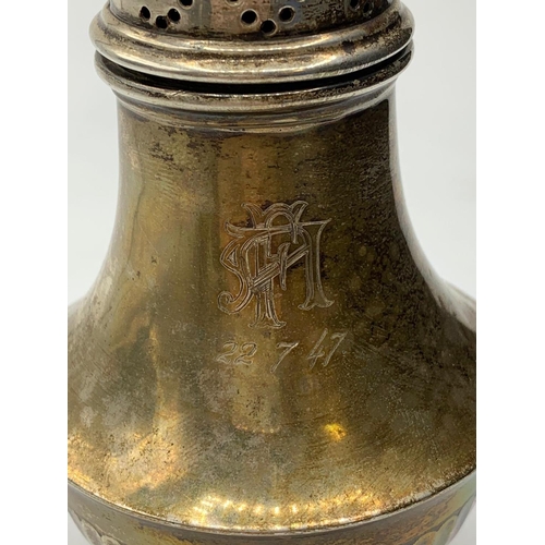 610 - SILVER SUGAR SHAKER 1926 SHEFFIELD MARK