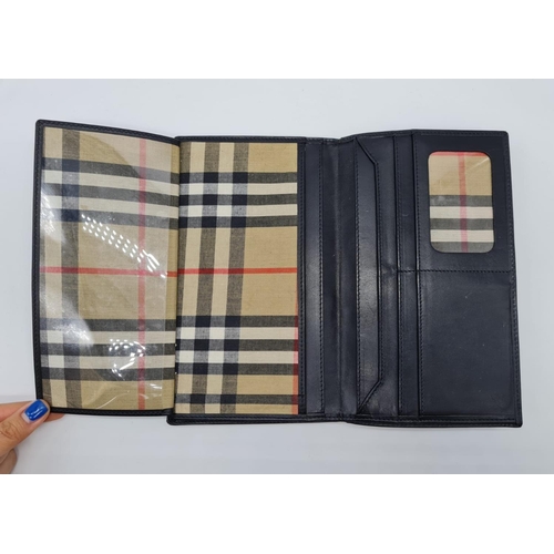 249 - Authentic Burberry Clutch Wallet 20x12 cms