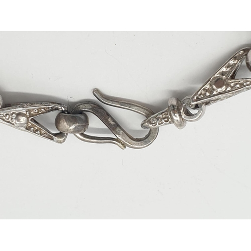 314 - Vintage stylish silver bracelet, weight 23.85g and 23cm long approx