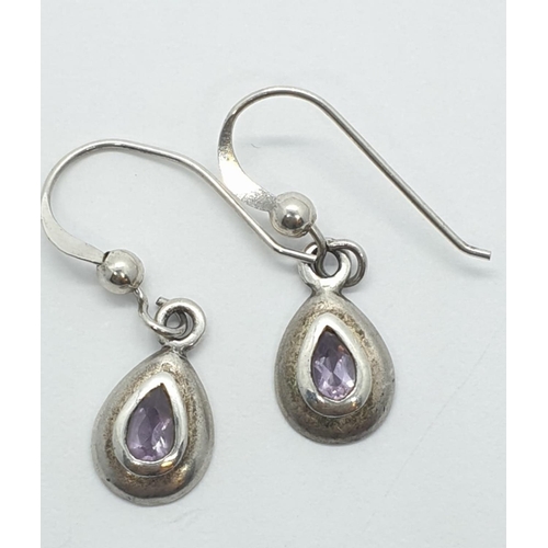 324 - 3X pairs of silver earrings various stones, weight 4.78g