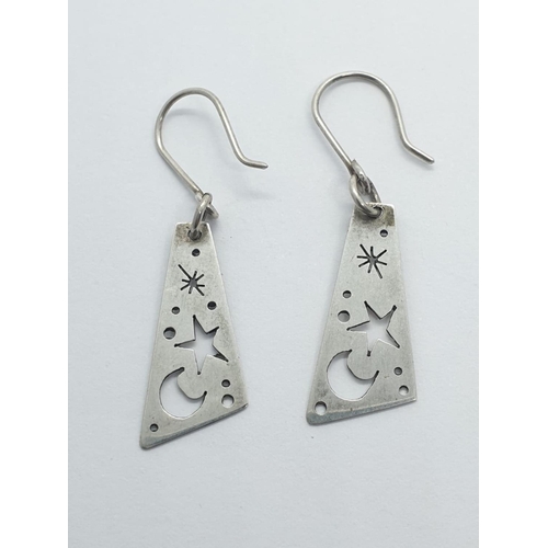 326 - Two pairs of silver drop earrings, 7.5cm and 2cm long approx, total weight 8.9g (2)