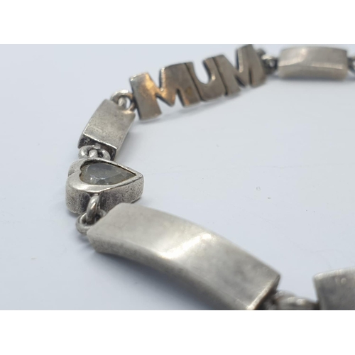 404 - Silver MUM heart designed bracelet, 18cm long and weight 11.4g aaprox