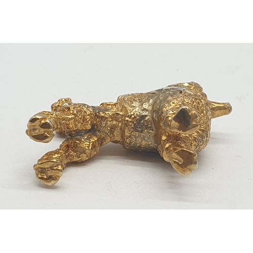 508 - Yellow metal poodle pendant/charm, weight 8.1g approx