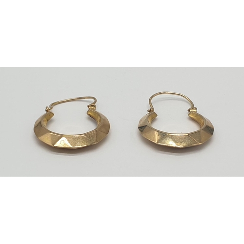 516 - Vintage 9ct gold earrings , weight 1.5g