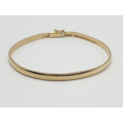 518 - 14ct Italian gold bracelet, weight 7.2g and 16cm long approx