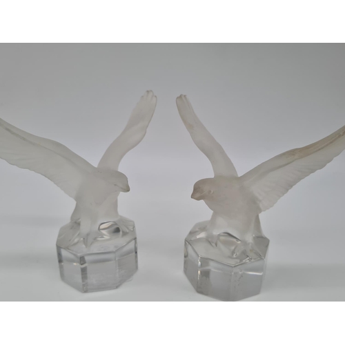 461 - Pair Goebel glass birds weight 331gm each, 11cm tall.