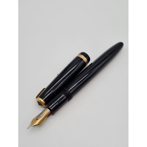 575 - 1950s parker duo fold fountain pen with a 14ct gold nib.