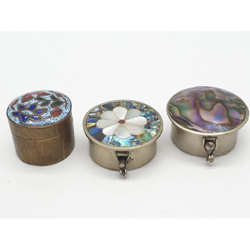 556 - 3x enamelled pill boxes (AF)