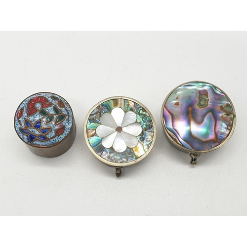 556 - 3x enamelled pill boxes (AF)