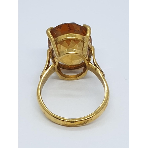 141 - 9ct Gold Dress Ring with Clear Amber Stone, 6.3g, Size O/P