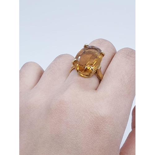 141 - 9ct Gold Dress Ring with Clear Amber Stone, 6.3g, Size O/P