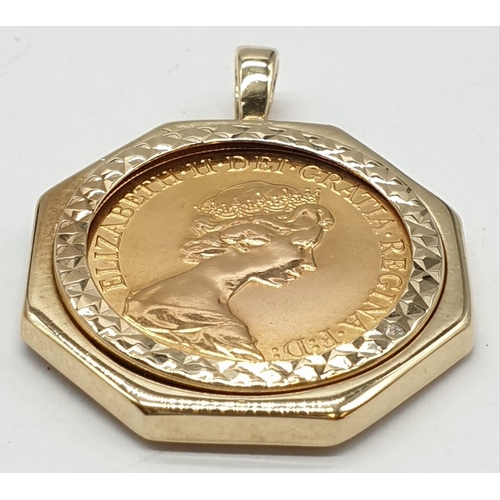 21 - 1981 sovereign (8g of 22ct gold)set in 9ct gold octagonal mount.11.2grams and 3.5cm drop.