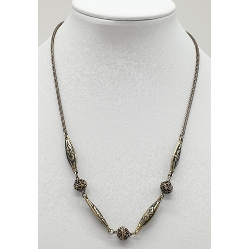 890 - Vintage silver necklace 40cm long and 11.69g weight approx