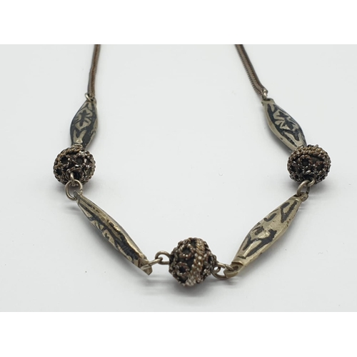 890 - Vintage silver necklace 40cm long and 11.69g weight approx