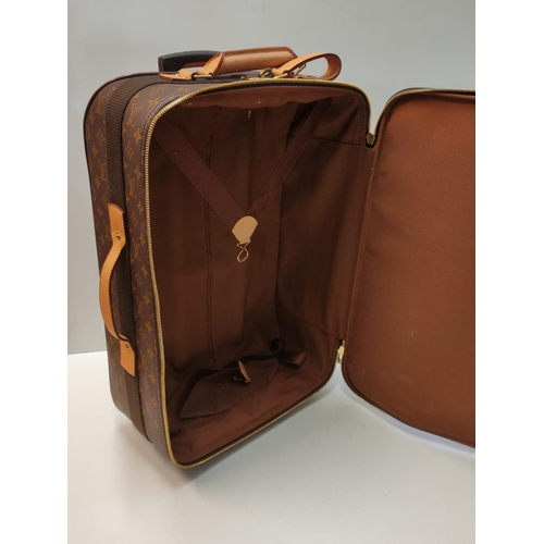 117 - Louis Vuitton, Pegase 55 Cabin Suitcase in brown monogram. Excellent condition. 60cm high.