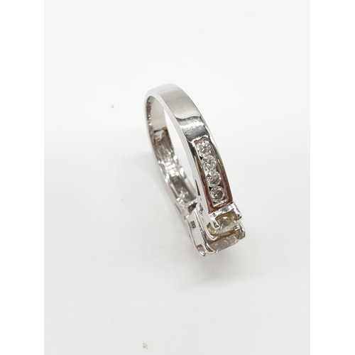 58 - 18ct white gold ring with 1.16ct diamond centre (colour K, clarity VS1) and 2 diamonds on the sides ... 