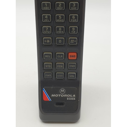 378 - 1980s Motorola 8500X early mobile phone, total length 32cm