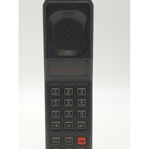378 - 1980s Motorola 8500X early mobile phone, total length 32cm