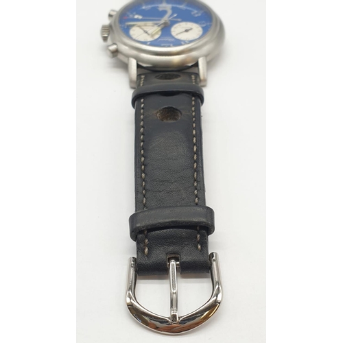 25 - Chopard Geneve gents chronometer watch with rare blue face and leather strap, case 35mm and in worki... 