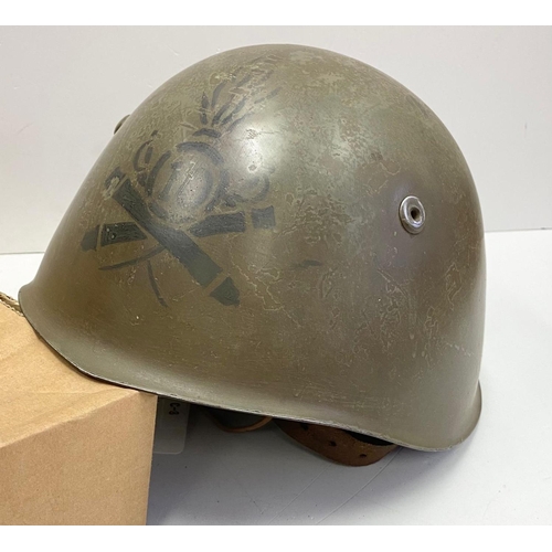 36 - WW2 Italian 1933 Pattern Helmet with insignia to a Artillery Unit.