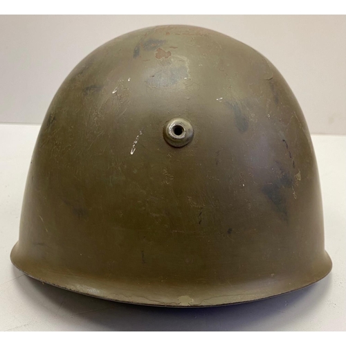 36 - WW2 Italian 1933 Pattern Helmet with insignia to a Artillery Unit.