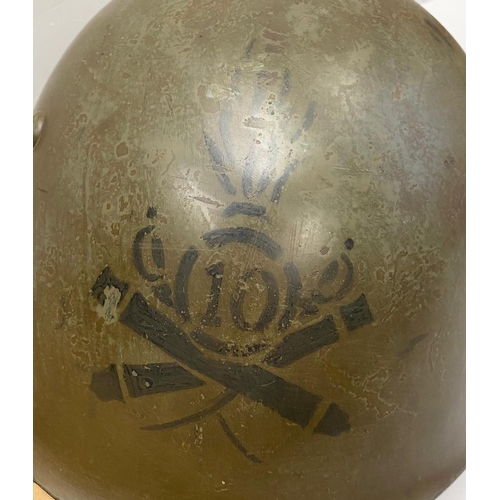 36 - WW2 Italian 1933 Pattern Helmet with insignia to a Artillery Unit.