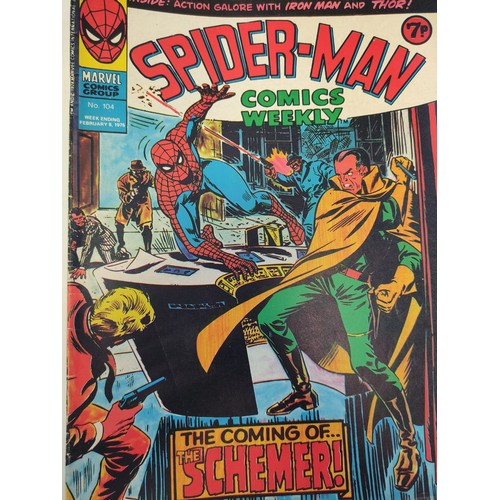 225 - 17x Marvel, Spiderman comics from mid 1970s. Some have damage to covers.