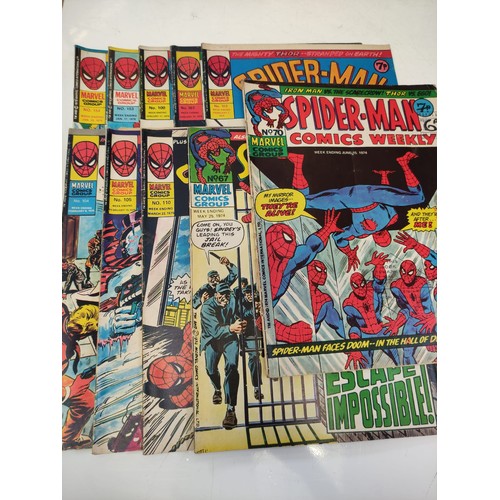 225 - 17x Marvel, Spiderman comics from mid 1970s. Some have damage to covers.