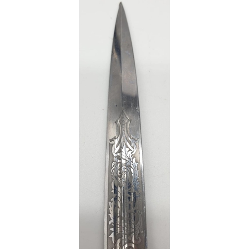 157 - A rare ww2 German Officers Naval Dagger, manufactured by F.W. Holler/Solingen Double-Edged blade wit... 