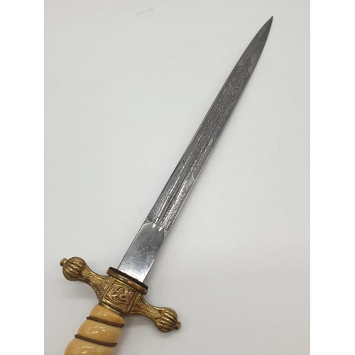 157 - A rare ww2 German Officers Naval Dagger, manufactured by F.W. Holler/Solingen Double-Edged blade wit... 