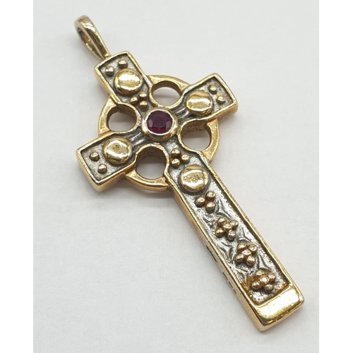 448 - Silver gilt cross pendant, weight 5.8g and 4cm long approx