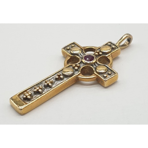 448 - Silver gilt cross pendant, weight 5.8g and 4cm long approx