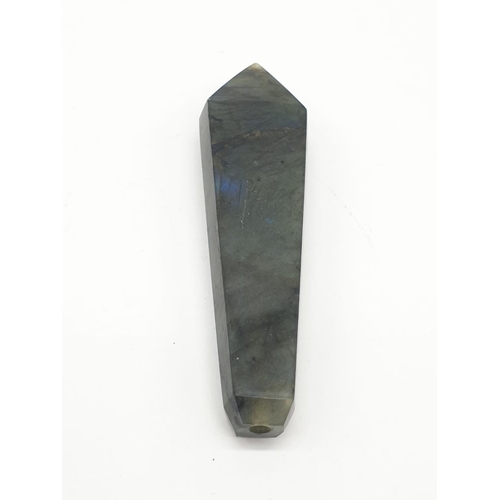 43 - A labradorite (Variety blue flash), smoking (opium?) pipe. Pipe length: 11cm, weight: 74 g. In excel... 