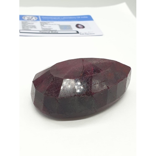 568 - 846ct  Gigantic ruby gemstone  GLI certification included. Oval mixed cut.