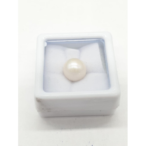 400 - 5.30ct GLI certified south sea pearl. Ideal from making jewellery.