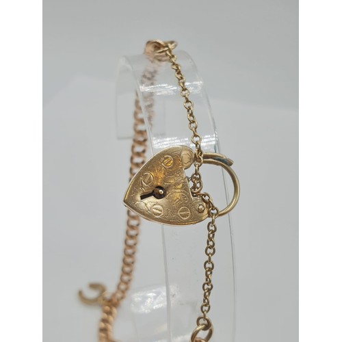 50 - Vintage 9ct Gold Chain Bracelet with Horseshoe Charm. Each link is H/M with 375. Length 21cm. Weight... 