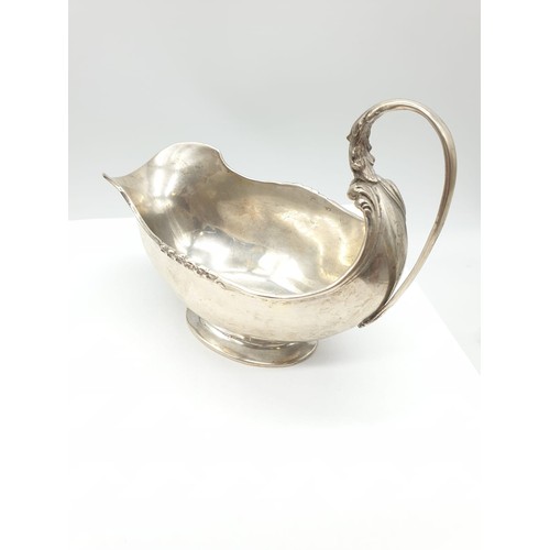 200 - 800 Silver gravy/sauce boat, 172g weight