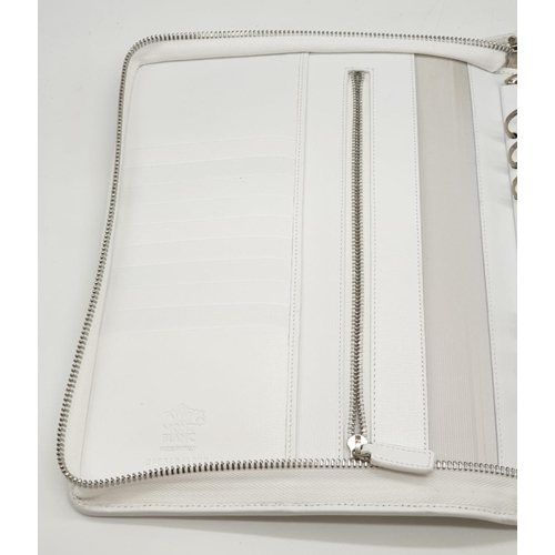 248 - Mont Blanc notepad in white zipped bag (25x20cm), comes with original packaging and box (as new, unu... 