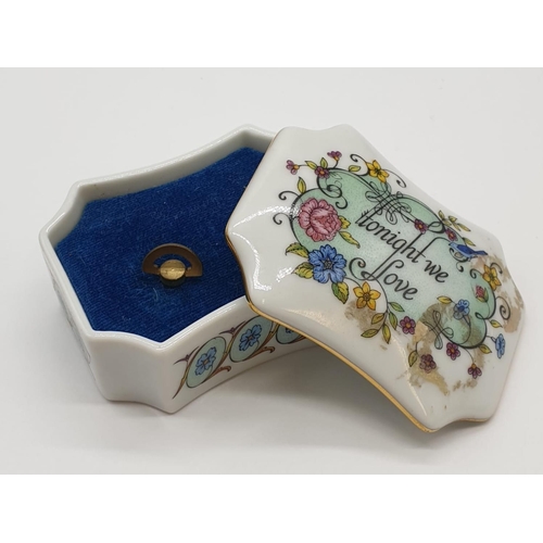 660 - Franklin porcelain 'Melodies of Love' music box - 'Tonight we Love'. In working order.