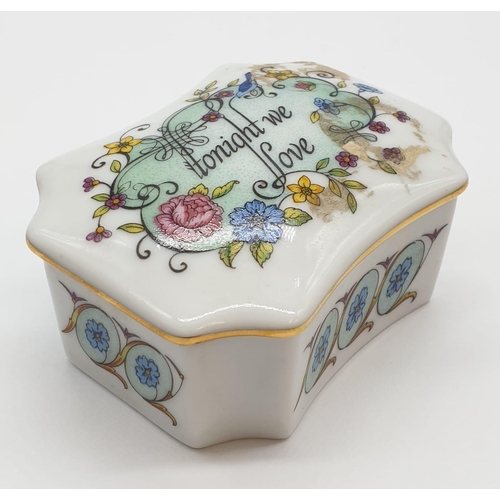 660 - Franklin porcelain 'Melodies of Love' music box - 'Tonight we Love'. In working order.